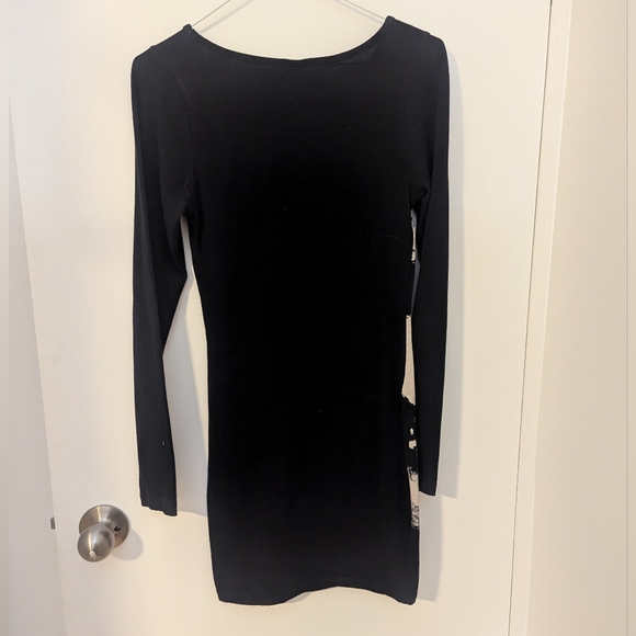 Iron Fist Loose Tooth dress - Picture 3 of 4